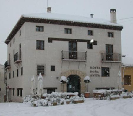 Hotel Restaurante Dona Anita Requena Extérieur photo