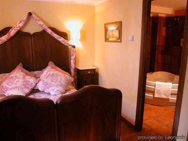 Hotel Restaurante Dona Anita Requena Chambre photo